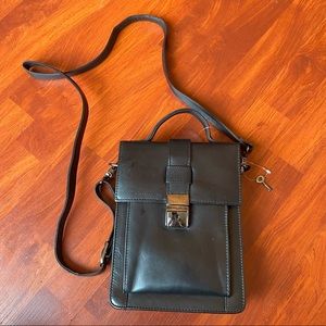Wilson’s Leather Crossbody Bag